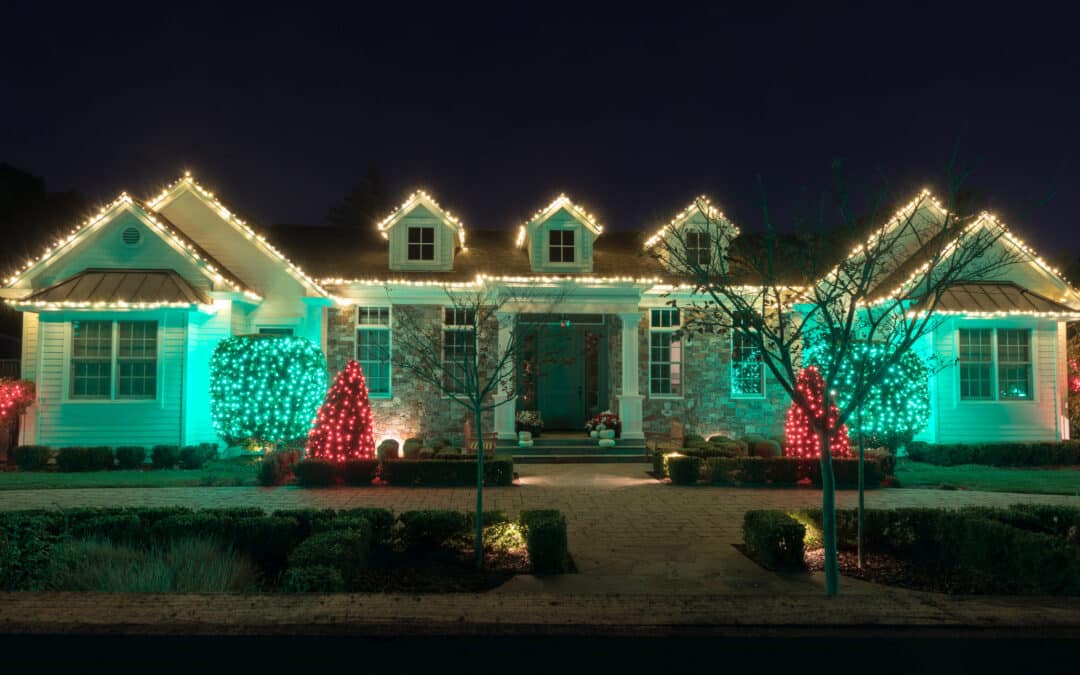 8 Unique Exterior Paint Ideas to Get Your Home Ready for the Holiday